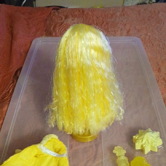 Fashion Doll with Yellow Outfit and Accessories - Picture 5 of 5